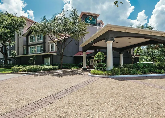 La Quinta Inn & Suites By Wyndham Houston Bush Iah South