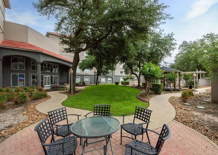 La Quinta Inn & Suites By Wyndham Houston Bush Iah South