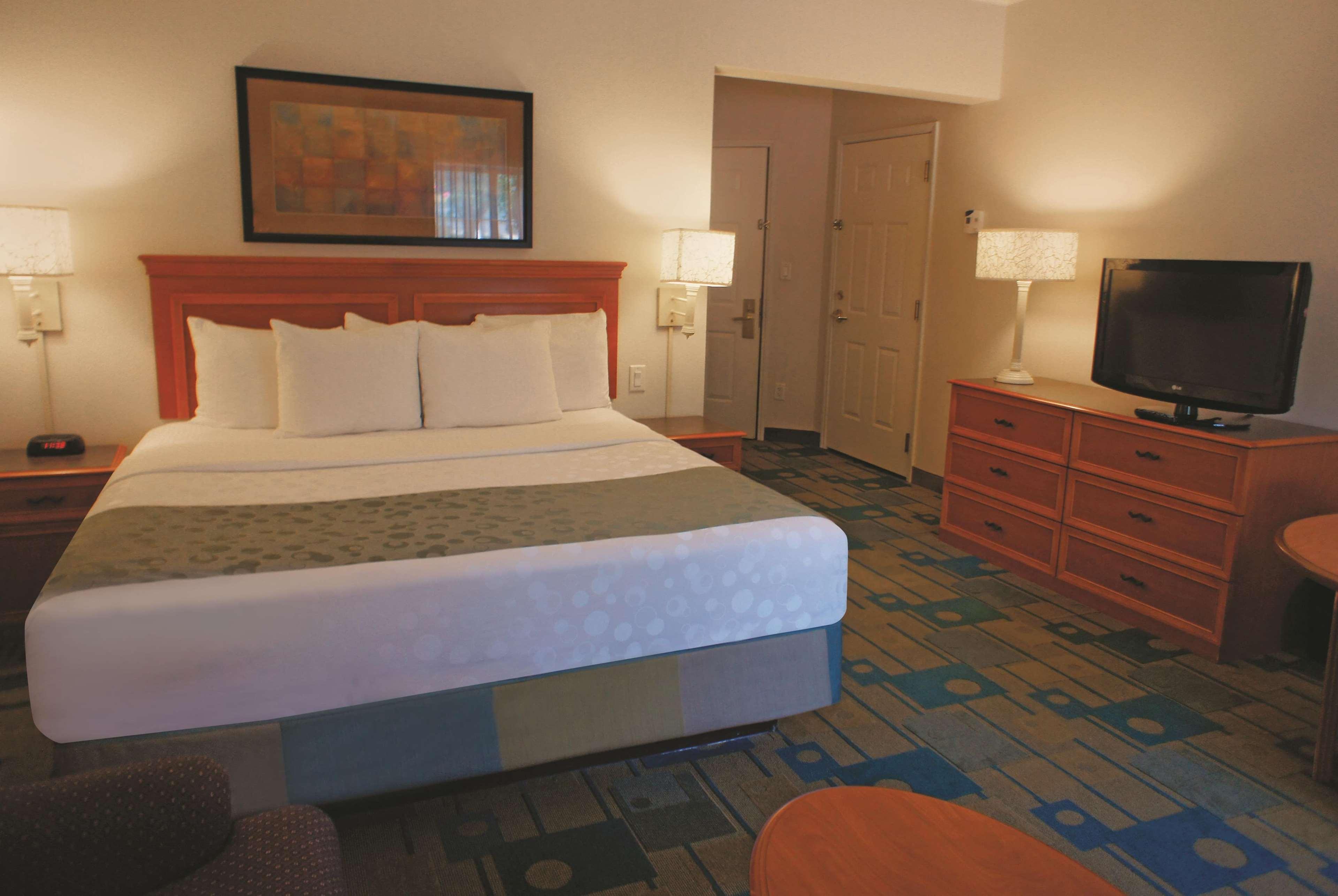 La Quinta & By Wyndham Bush Iah South 3*