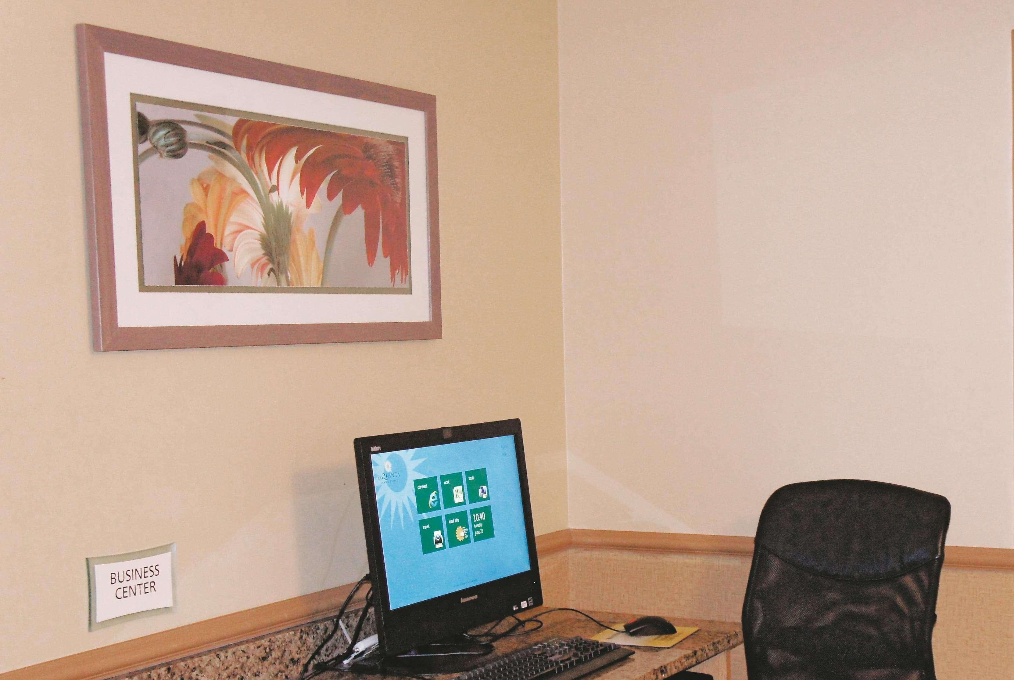 Hotel La Quinta & By Wyndham Bush Iah South Houston