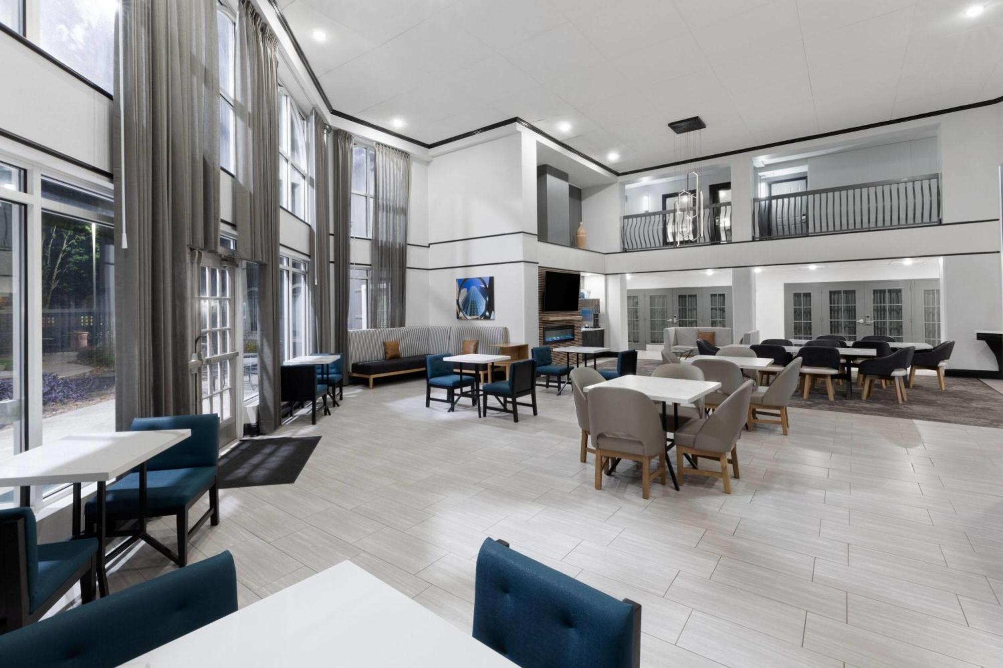 La Quinta & By Wyndham Bush Iah South 3*