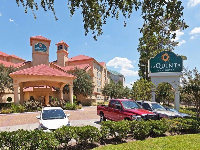 La Quinta & By Wyndham Bush Iah South